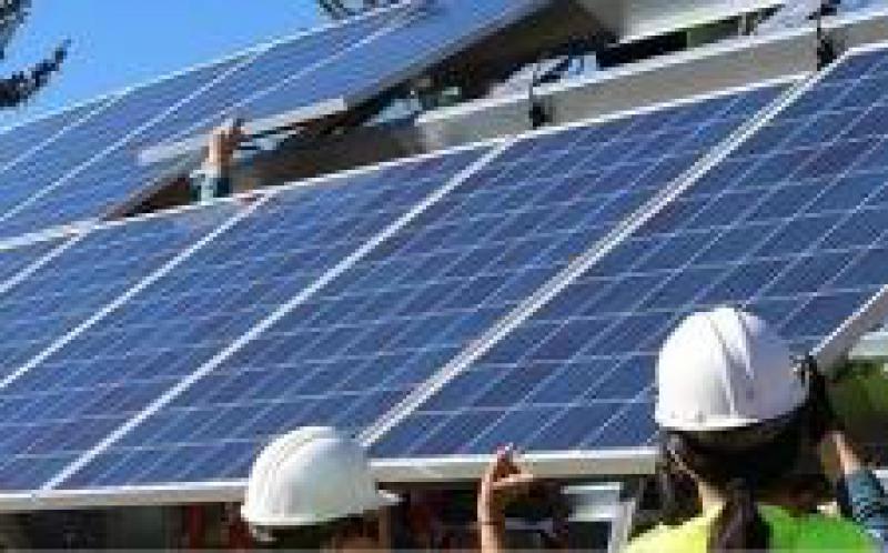 Solar Power International網(wǎng)絡(luò)和職業(yè)發(fā)展太陽(yáng)能獎(jiǎng)學(xué)金獲得者